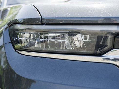 Used 2022 Jeep Grand Cherokee Overland w/ Luxury Tech Group IV image 48