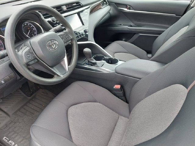 Used 2020 Toyota Camry LE FWD image 9