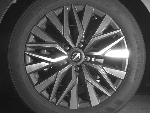 Used 2025 Nissan Altima 2.5 SV image 11