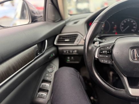 Used 2021 Honda Accord Touring image 7