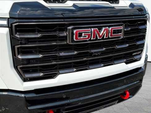 Used 2025 GMC Sierra 2500 AT4X AWD/4WD image 34