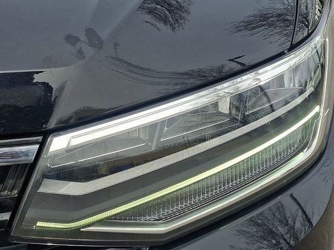 Used 2023 Volkswagen Tiguan SE R-Line AWD/4WD image 10