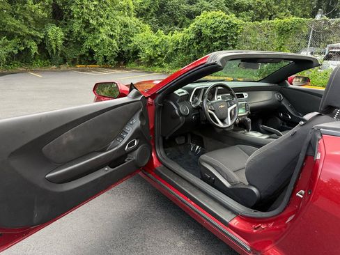 Used 2015 Chevrolet Camaro LT RWD image 20