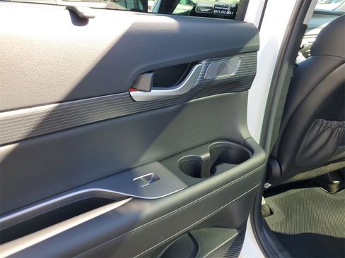 Used 2024 Hyundai Palisade Limited image 16