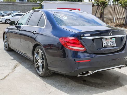 Used 2017 Mercedes-Benz E 300 4MATIC image 7