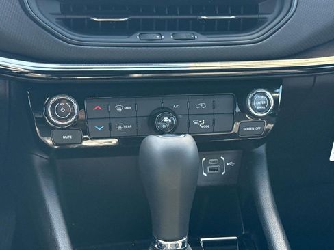 New 2026 Jeep Compass Latitude AWD/4WD image 16