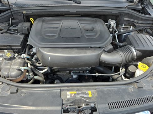 Used 2021 Jeep Grand Cherokee Laredo RWD image 19
