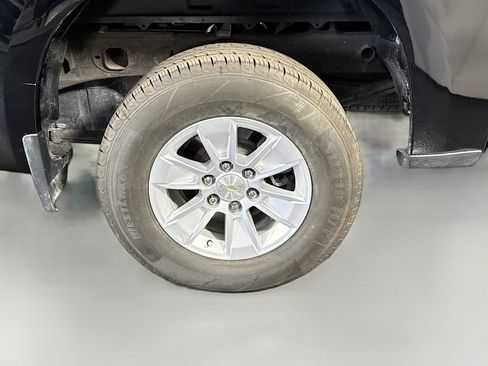 Used 2021 Chevrolet Silverado 1500 LT RWD image 36