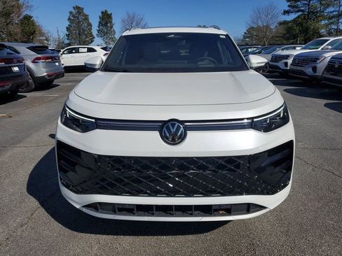 New 2026 Volkswagen Tiguan SEL R-Line image 2