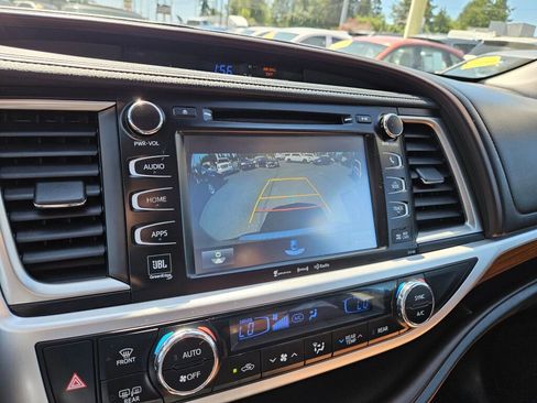 Used 2017 Toyota Highlander Limited Platinum AWD/4WD image 30