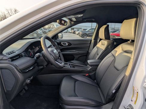 New 2026 Jeep Compass Latitude AWD/4WD image 10