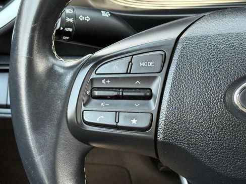 Used 2024 Hyundai Venue Limited FWD image 21