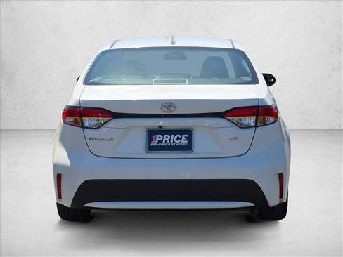 Used 2022 Toyota Corolla LE w/ Carpet Mat Package (TMS) FWD image 7
