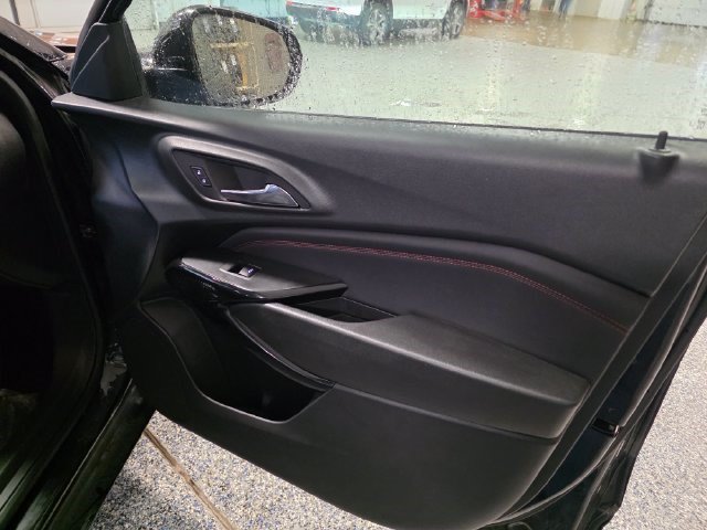 Used 2024 Chevrolet Trax RS w/ Sunroof Package FWD image 15