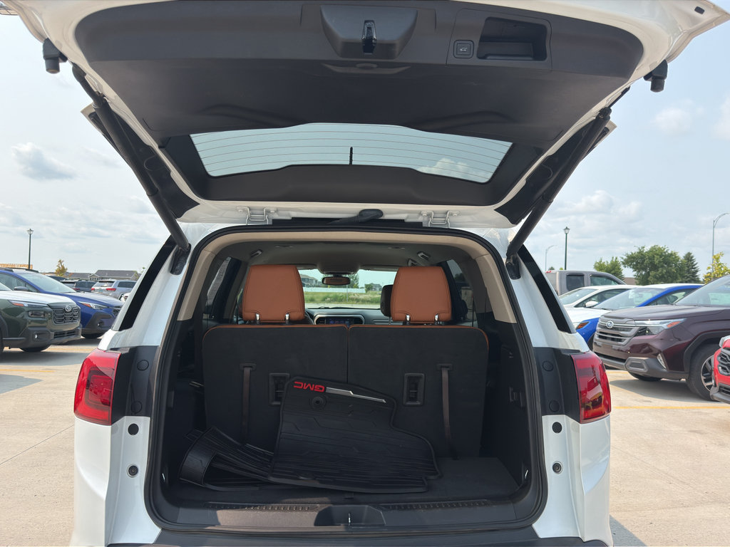 Used 2018 GMC Acadia SLT w/ LPO, Protection Package AWD/4WD image 7