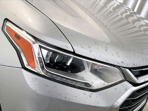Used 2021 Chevrolet Traverse LT FWD image 12