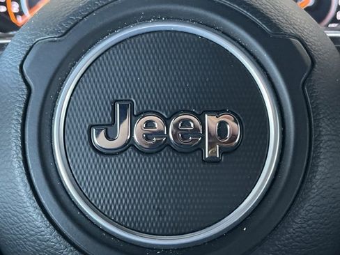 Used 2021 Jeep Gladiator Overland w/ Popular Equipment Package image 14