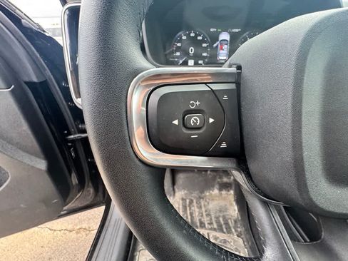 Used 2021 Volvo XC40 T5 Momentum w/ Premium Package AWD/4WD image 19