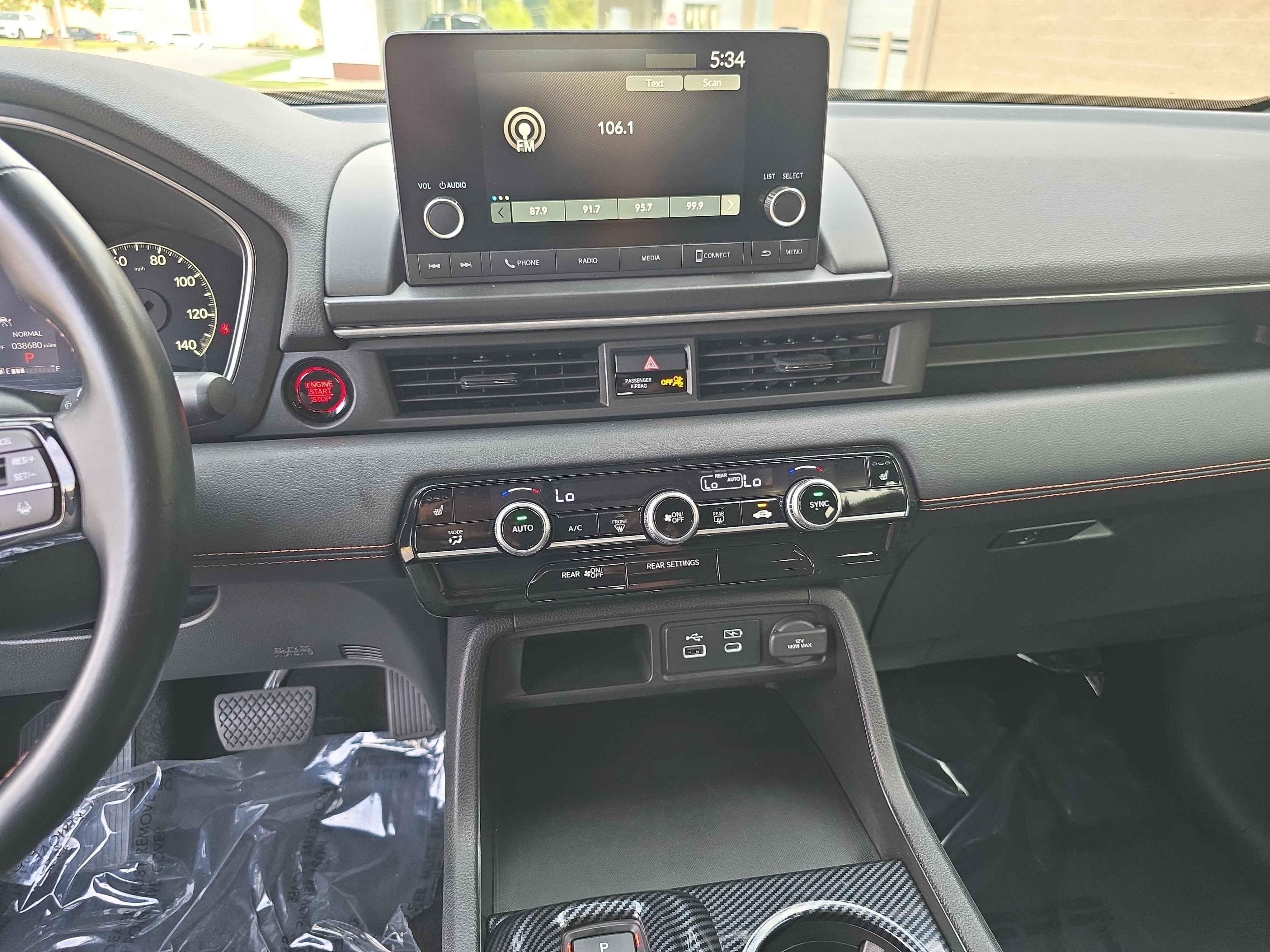 Used 2025 Honda Pilot Sport image 20
