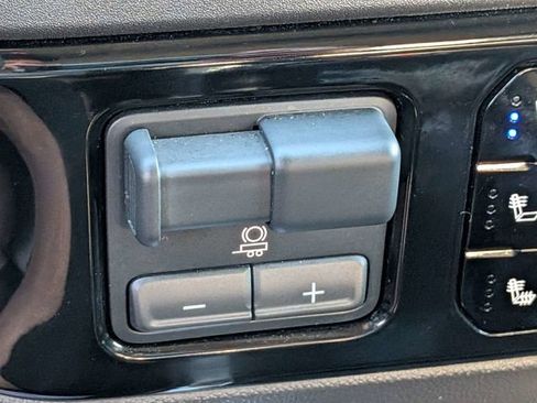 Used 2024 GMC Sierra 1500 SLT w/ SLT Premium Plus Package image 24