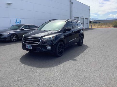 Used 2019 Ford Escape SE AWD/4WD image 2