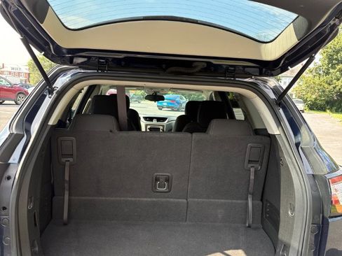 Used 2017 Chevrolet Traverse LT w/ Style and Technology Package AWD/4WD image 27