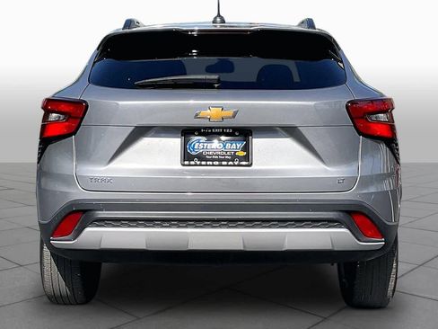 Certified 2024 Chevrolet Trax LT w/ Driver Confidence Package FWD image 5