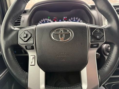 Used 2018 Toyota 4Runner SR5 Premium image 17