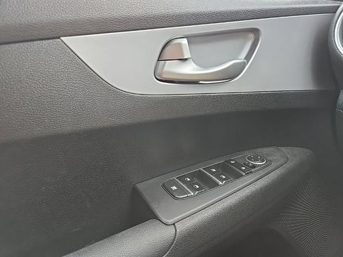 Certified 2023 Kia Forte LXS FWD image 18