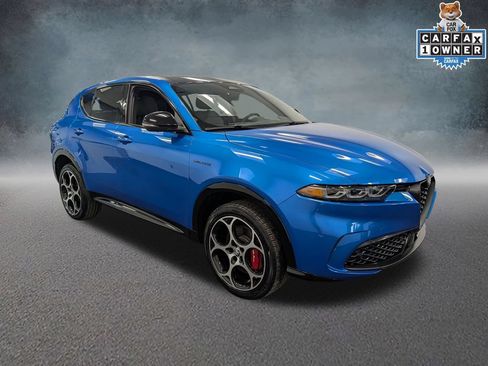 Used 2025 Alfa Romeo Tonale w/ Premium Package AWD/4WD image 3