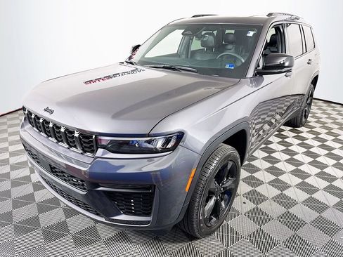 Used 2026 Jeep Grand Cherokee L Limited w/ Limited Altitude Package AWD/4WD image 3