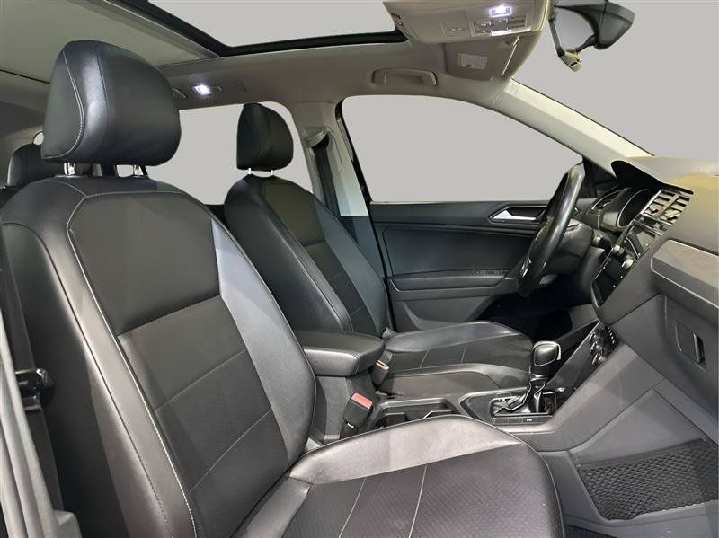 Used 2018 Volkswagen Tiguan SEL FWD image 20