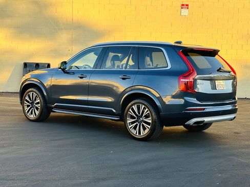 Used 2020 Volvo XC90 T6 Momentum AWD/4WD image 5