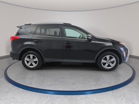 Used 2015 Toyota RAV4 XLE AWD/4WD image 4