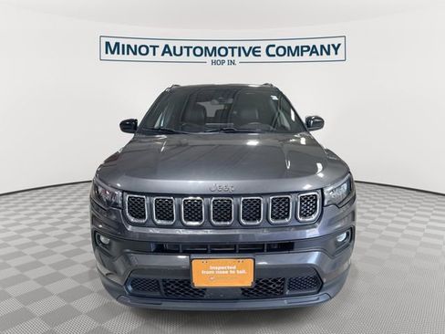 Used 2024 Jeep Compass Latitude AWD/4WD image 3