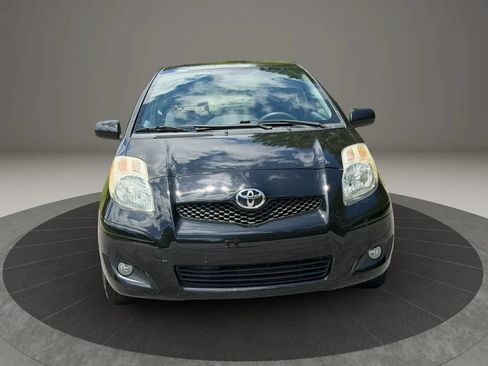 Used 2010 Toyota Yaris 2-Door Hatchback FWD image 2