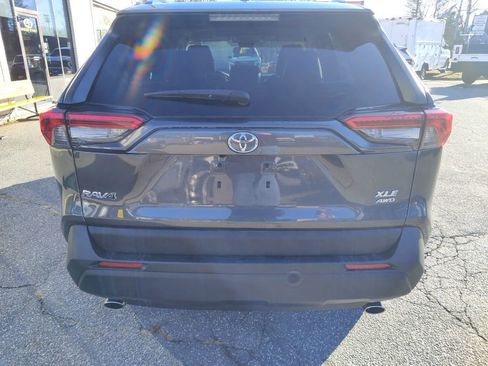 Used 2022 Toyota RAV4 XLE image 7