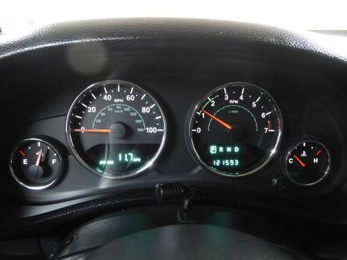 Used 2014 Jeep Wrangler Unlimited Sahara AWD/4WD image 12