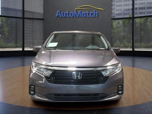Used 2024 Honda Odyssey Touring image 2