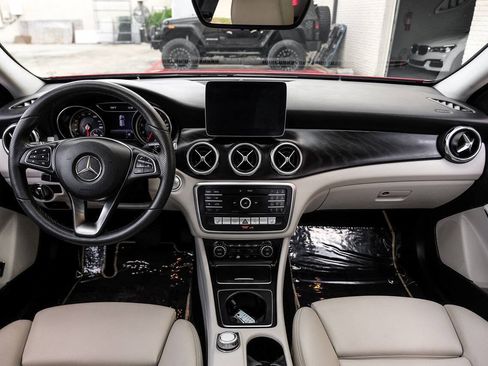 Used 2019 Mercedes-Benz GLA 250 image 16