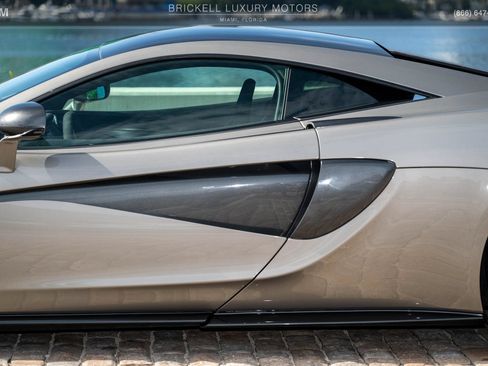Used 2018 McLaren 570S Coupe RWD image 47