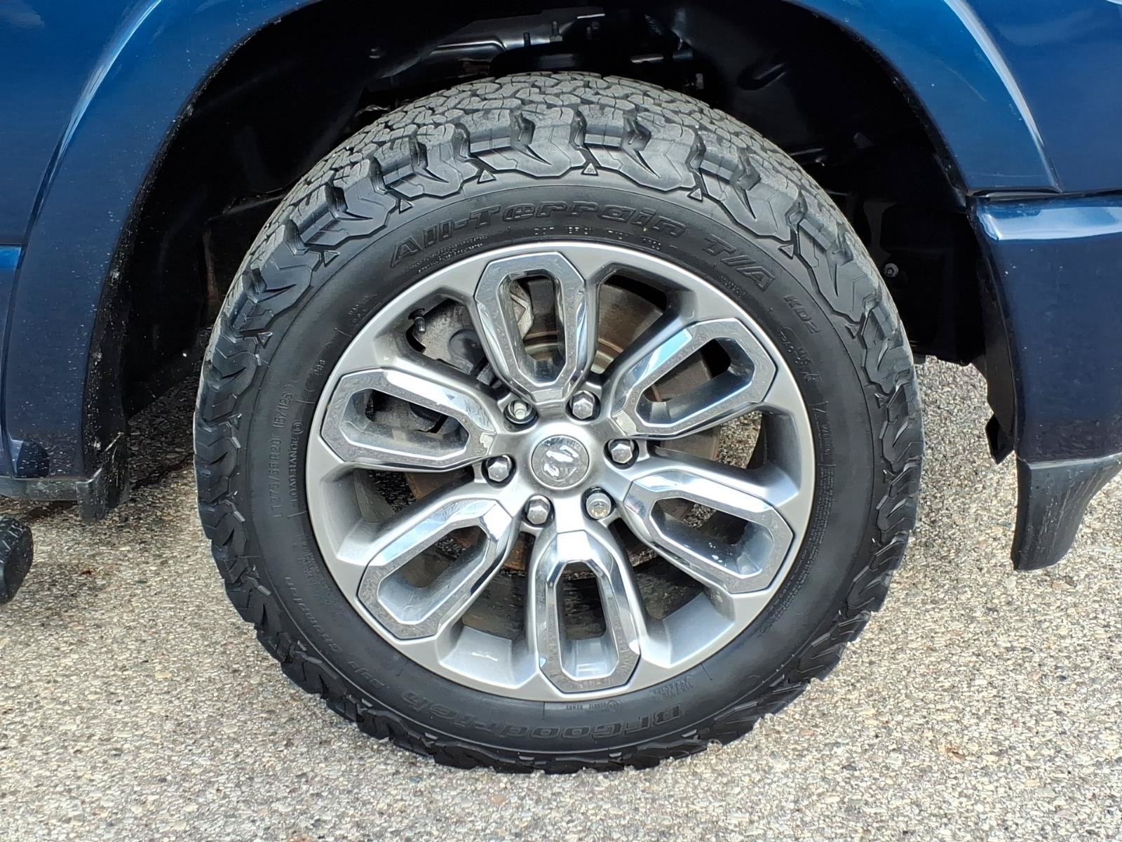 Used 2020 RAM 1500 Laramie w/ Sport Appearance Package AWD/4WD image 9