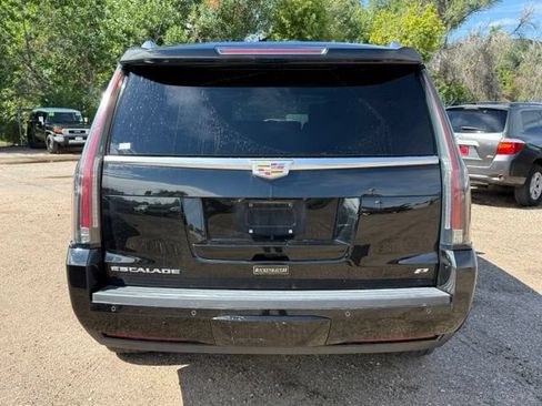 Used 2015 Cadillac Escalade Platinum AWD/4WD image 4