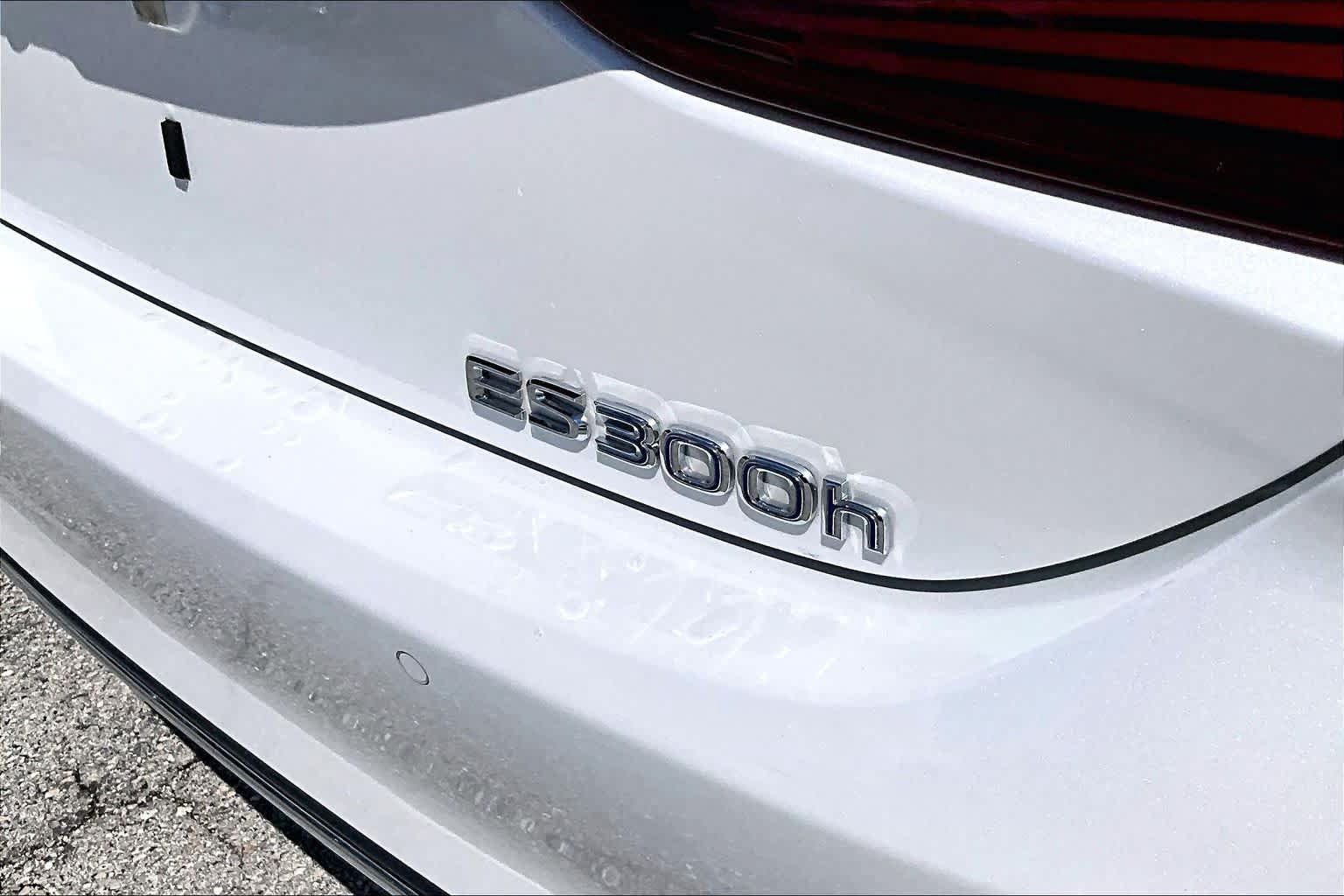 Used 2020 Lexus ES 300h w/ Premium Package FWD image 10