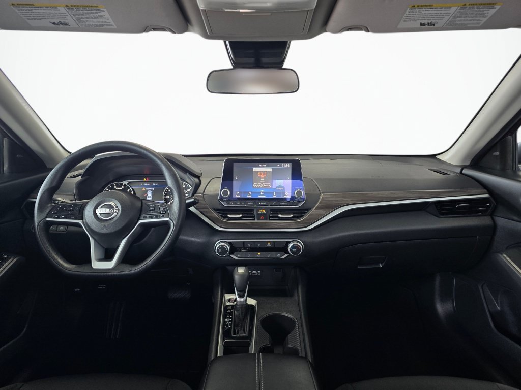 Used 2025 Nissan Altima 2.5 SV FWD image 33