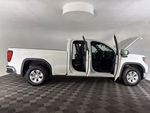 Used 2022 GMC Sierra 1500 SLE image 13