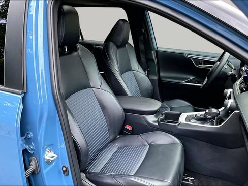 Used 2024 Toyota RAV4 XSE AWD/4WD image 9