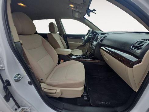 Used 2015 Kia Sorento LX AWD/4WD image 15