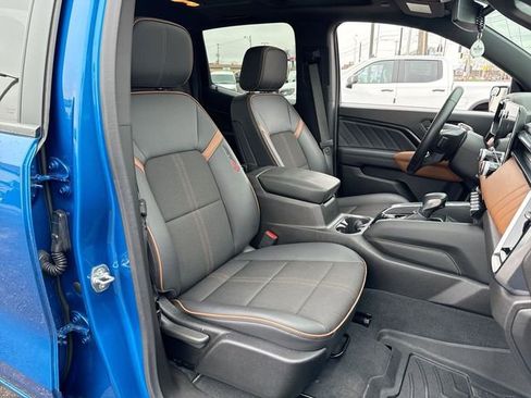 Used 2024 GMC Canyon AT4 image 25