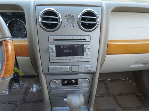 Used 2008 Lincoln MKZ image 15